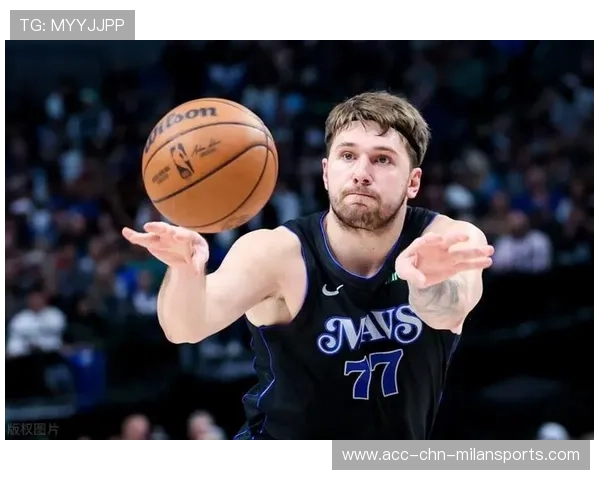 东契奇助攻空接得手，独行侠进攻顺畅